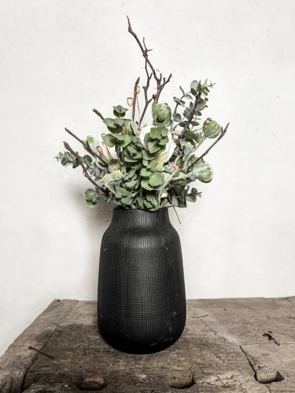 Blumenvase mit Textilblumenstrauß
