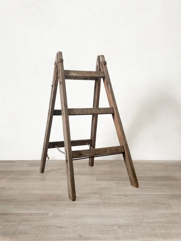 Rustikale Vintage‑Trittleiter