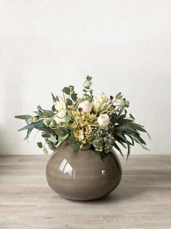 Ballonvase Taupe mit Textilblumengesteck