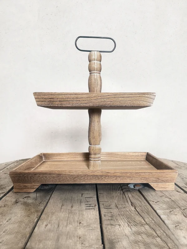 Etagere im Landhausstil